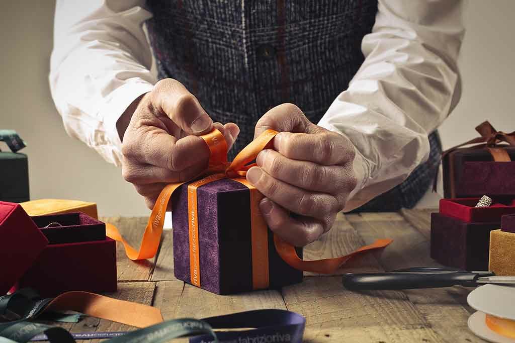 Custom Gift Wrapping feature