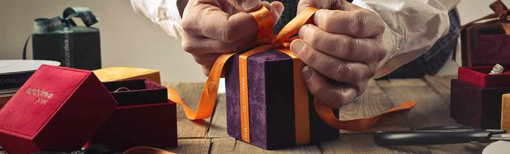 Custom Gift Wrapping feature